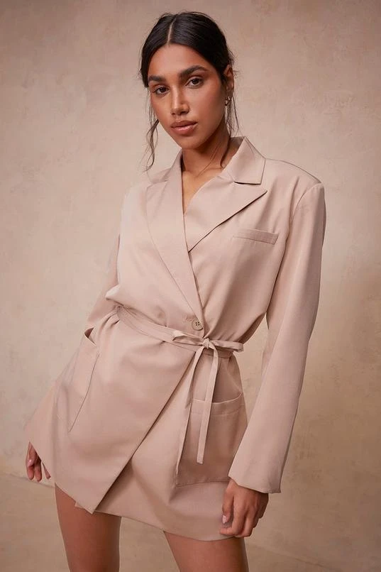 BOOHOO Belt Detail Blazer Dress 3 BOOHOO Belt Detail Blazer Dress - Image 3