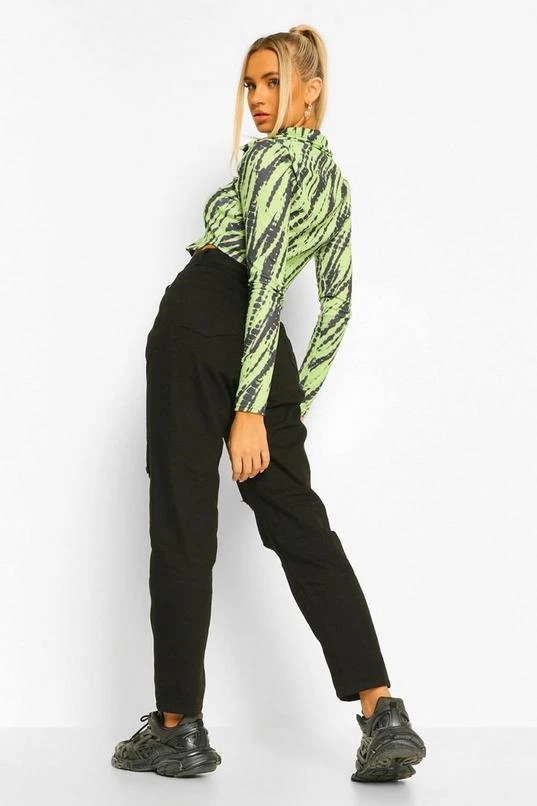 BOOHOO Mid Rise Super Distressed Mom Jeans 2 BOOHOO Mid Rise Super Distressed Mom Jeans - Image 2