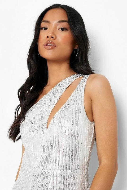 BOOHOO Petite Sequin Cut Out Detail Flare Jumpsuit 4 BOOHOO Petite Sequin Cut Out Detail Flare Jumpsuit - Image 4