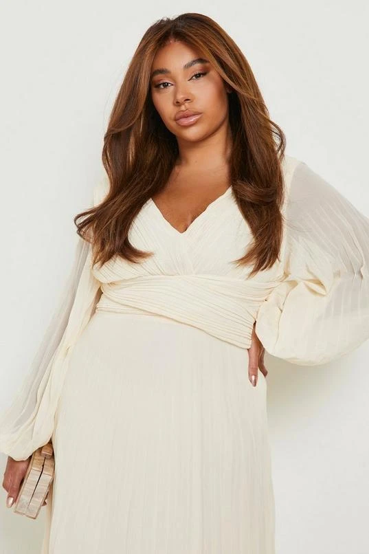 BOOHOO Plus Pleated Wrap Over Detail Maxi Dress 4 BOOHOO Plus Pleated Wrap Over Detail Maxi Dress - Image 4