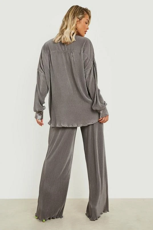 BOOHOO Premium Plisse Flared Hem Pants 2 BOOHOO Premium Plisse Flared Hem Pants - Image 2