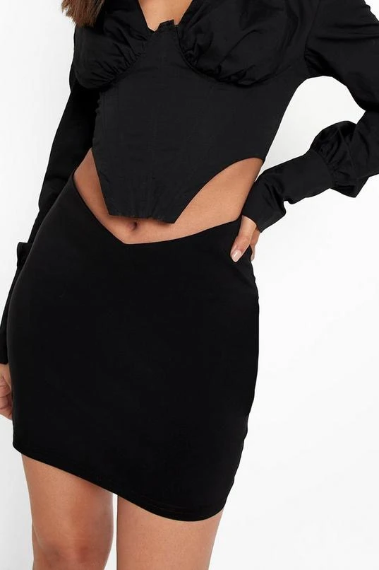 BOOHOO Dip Waist Stretch Woven Mini Skirt 4 BOOHOO Dip Waist Stretch Woven Mini Skirt - Image 4