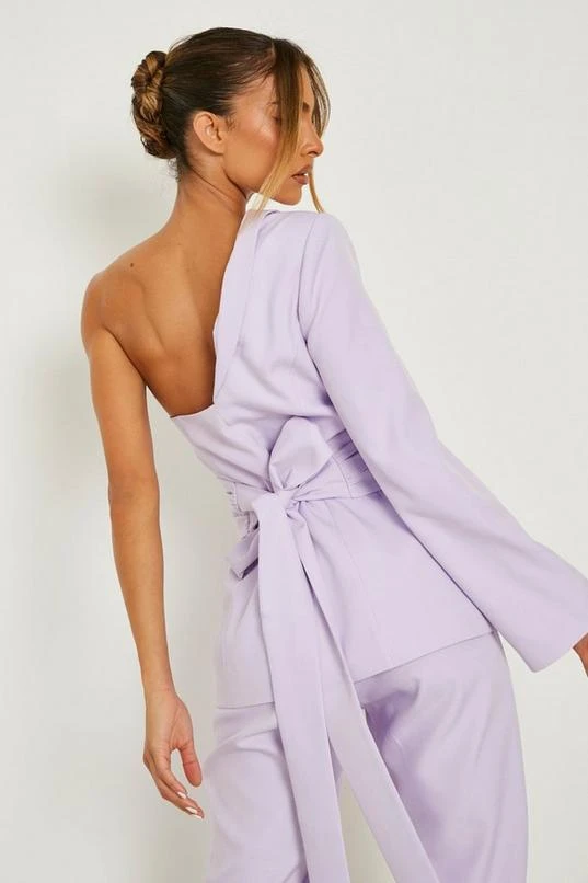 BOOHOO One Shoulder Belted Tailored Blazer 2 BOOHOO One Shoulder Belted Tailored Blazer - Image 2