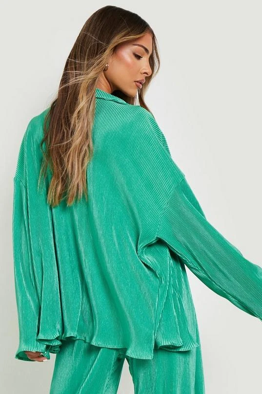 BOOHOO Plisse Button Beach Shirt 2 BOOHOO Plisse Button Beach Shirt - Image 2