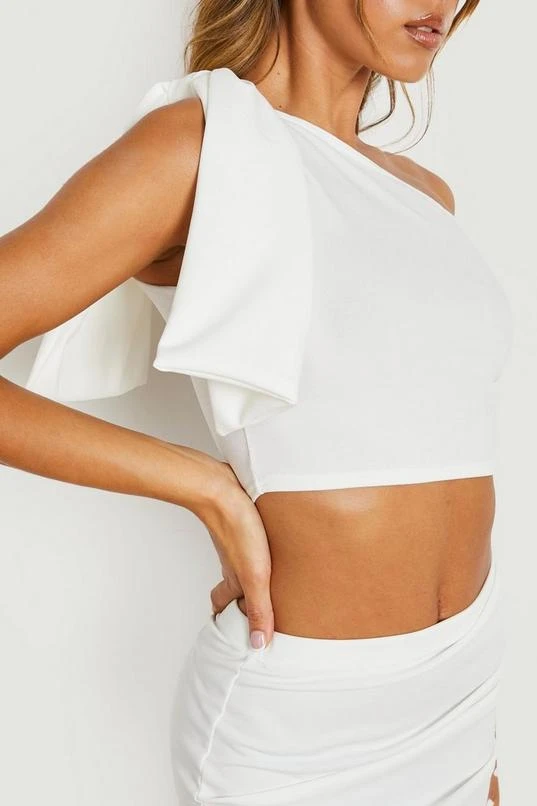 BOOHOO Bow Detail One Shoulder Top & Maxi Skirt 4 BOOHOO Bow Detail One Shoulder Top & Maxi Skirt - Image 4