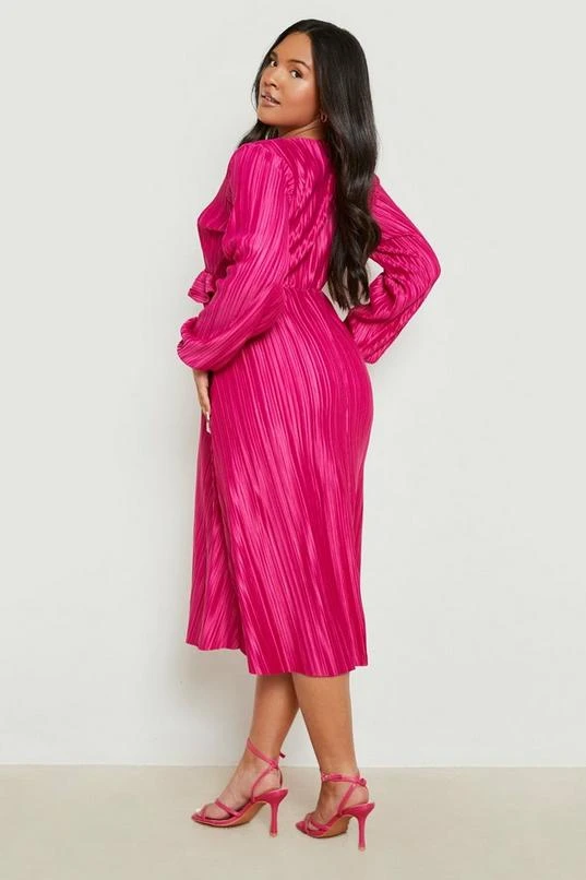 BOOHOO Plus Plisse Ruffle Detail Midi Dress 2 BOOHOO Plus Plisse Ruffle Detail Midi Dress - Image 2