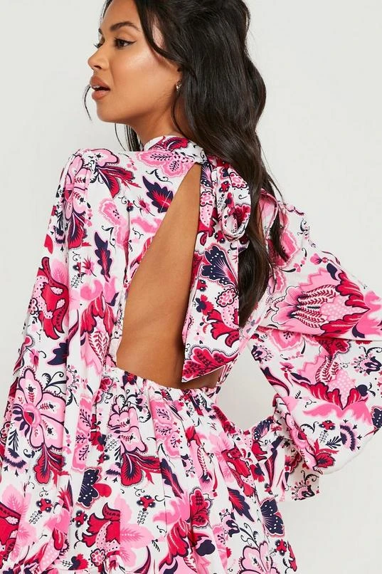 BOOHOO Floral High Neck Open Back Skater Dress 4 BOOHOO Floral High Neck Open Back Skater Dress - Image 4