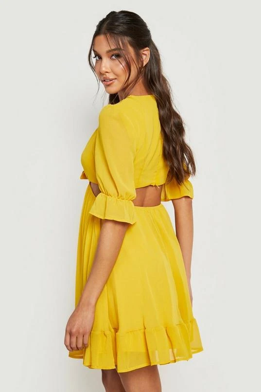 BOOHOO Tie Front Ruffle Hem Skater Dress 2 BOOHOO Tie Front Ruffle Hem Skater Dress - Image 2