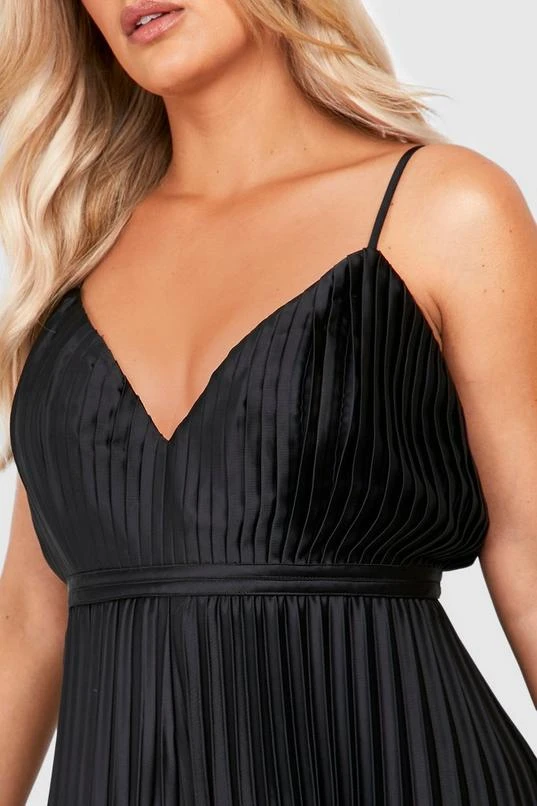 BOOHOO Plus Pleated Satin Strappy Wide Leg Jumpsuit 4 BOOHOO Plus Pleated Satin Strappy Wide Leg Jumpsuit - Image 4
