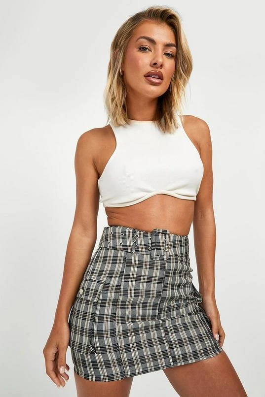 BOOHOO Plaid Belted Cargo Mini Skirt 4 BOOHOO Plaid Belted Cargo Mini Skirt - Image 4