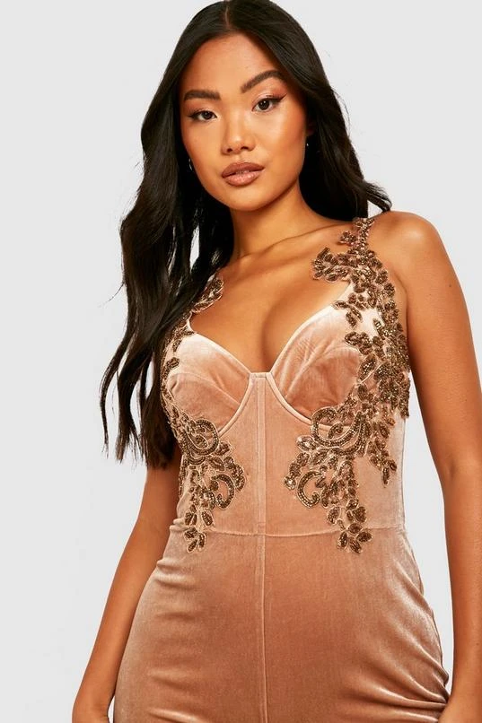 BOOHOO Petite Embellished Velvet Flare Jumpsuit 3 BOOHOO Petite Embellished Velvet Flare Jumpsuit - Image 3