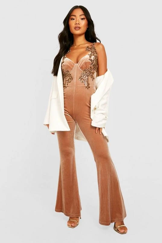 BOOHOO Petite Embellished Velvet Flare Jumpsuit 4 BOOHOO Petite Embellished Velvet Flare Jumpsuit - Image 4
