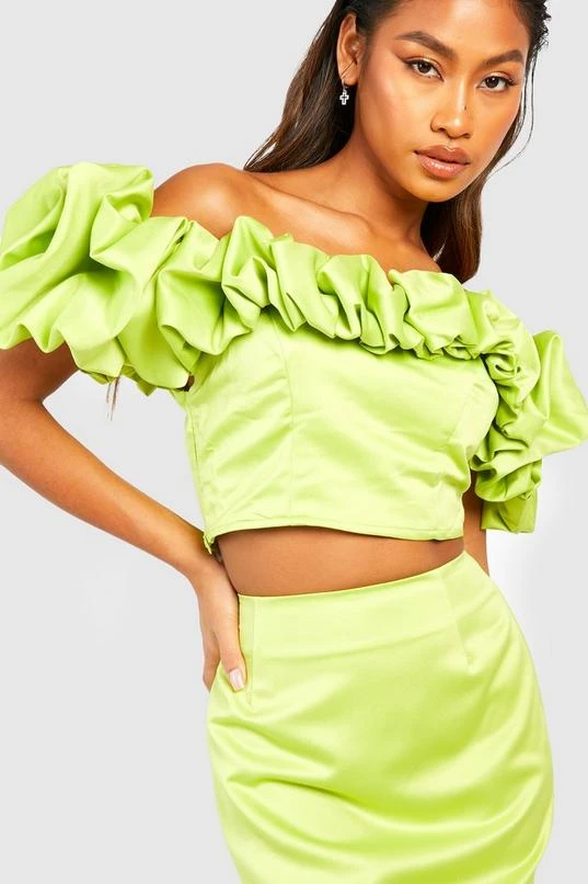 BOOHOO Satin Volume Off The Shoulder Crop 3 BOOHOO Satin Volume Off The Shoulder Crop - Image 3