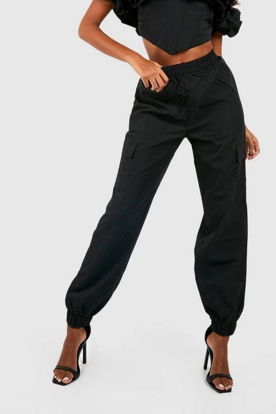 BOOHOO Pocket Side Relaxed Fit Cargo Pants 4 BOOHOO Pocket Side Relaxed Fit Cargo Pants - Image 4