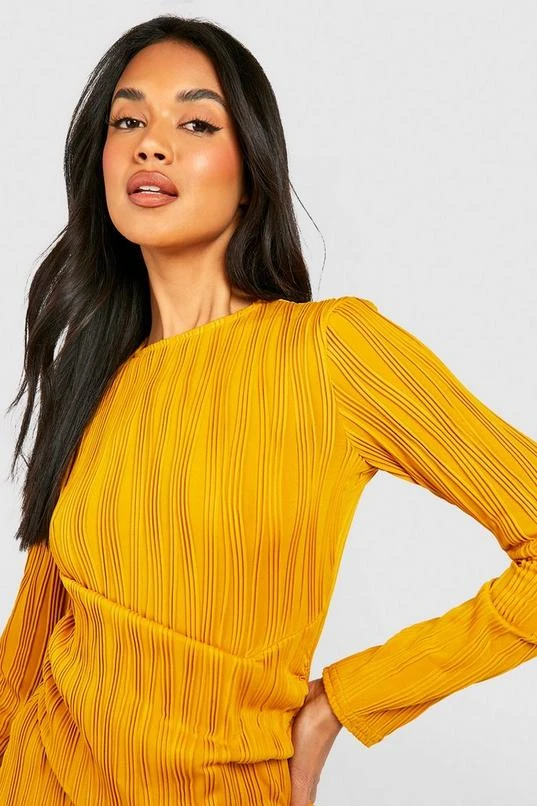 BOOHOO Crinkle Rib Twist Detail Midi Dress 4 BOOHOO Crinkle Rib Twist Detail Midi Dress - Image 4