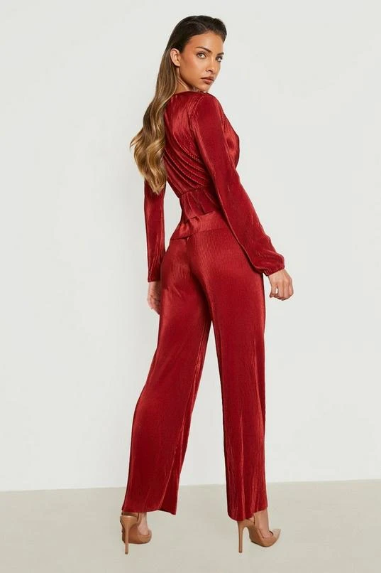 BOOHOO Plisse Peplum Top And Pants Two-Piece 2 BOOHOO Plisse Peplum Top And Pants Two-Piece - Image 2