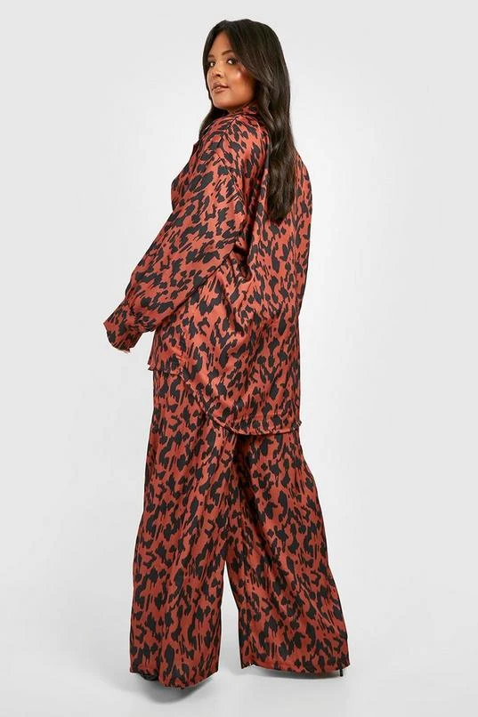 BOOHOO Plus Abstract Leopard Shirt & Pants Two-Piece 2 BOOHOO Plus Abstract Leopard Shirt & Pants Two-Piece - Image 2