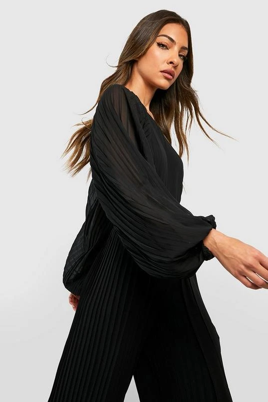 BOOHOO Pleated Long Sleeve Culotte Jumpsuit 3 BOOHOO Pleated Long Sleeve Culotte Jumpsuit - Image 3