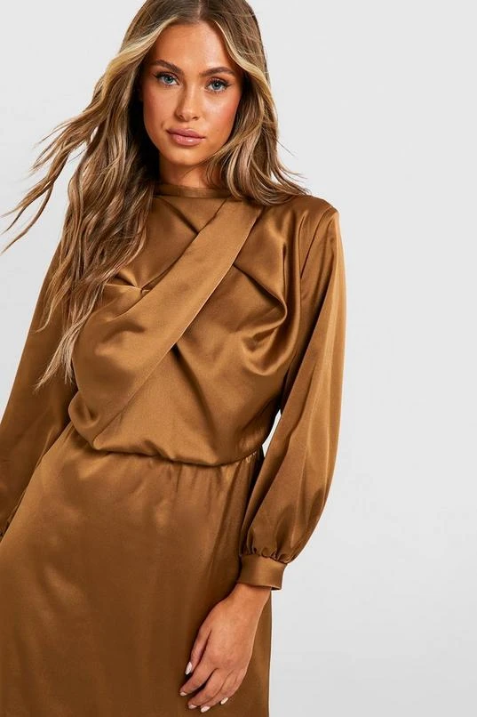 BOOHOO Satin Twist Detail Midi Skater Dress 4 BOOHOO Satin Twist Detail Midi Skater Dress - Image 4