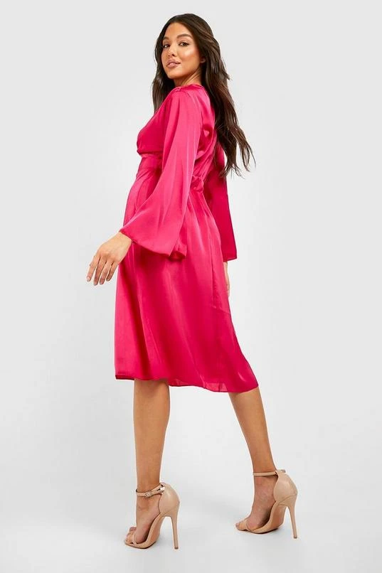 BOOHOO Satin Batwing Plunge Midi Dress 2 BOOHOO Satin Batwing Plunge Midi Dress - Image 2