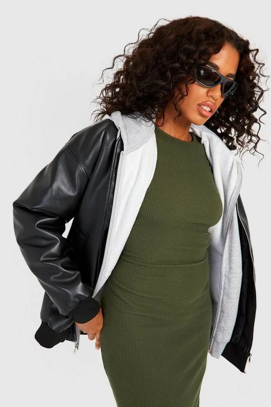 BOOHOO Crinkle Rib Long Sleeve Bodycon Dress 4 BOOHOO Crinkle Rib Long Sleeve Bodycon Dress - Image 4