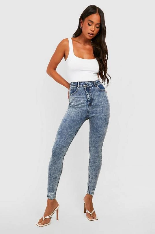 BOOHOO Petite Asymmetric Waist Detail Skinny Jeans 3 BOOHOO Petite Asymmetric Waist Detail Skinny Jeans - Image 3