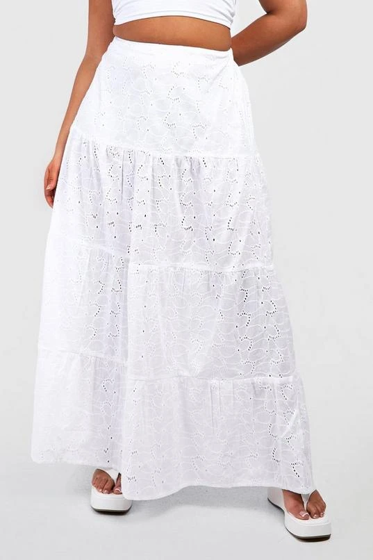 BOOHOO Plus Eyelet Tiered Maxi Skirt 4 BOOHOO Plus Eyelet Tiered Maxi Skirt - Image 4