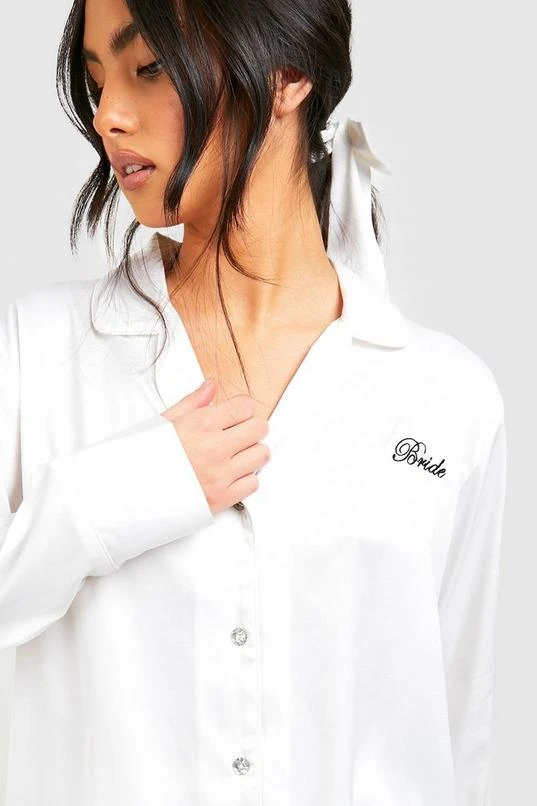 BOOHOO Premium Bride Embroidered Satin Pajama Short Set And Bow 4 BOOHOO Premium Bride Embroidered Satin Pajama Short Set And Bow - Image 4