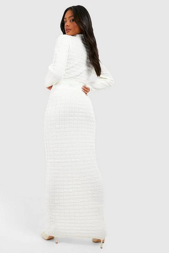 BOOHOO Premium Textured Waffle Knitted Top And Maxi Skirt Two-Piece 2 BOOHOO Premium Textured Waffle Knitted Top And Maxi Skirt Two-Piece - Image 2