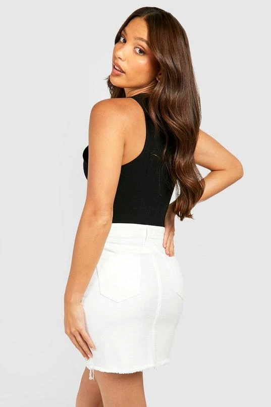 BOOHOO Tall Frayed Hem Denim Mini Skirt 2 BOOHOO Tall Frayed Hem Denim Mini Skirt - Image 2