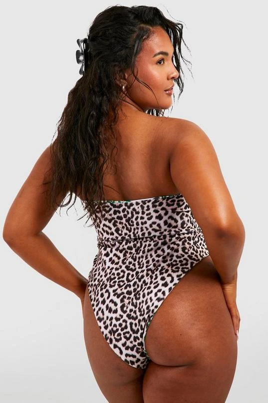 BOOHOO Plus Printed Reversible Bandeau Swimsuit 2 BOOHOO Plus Printed Reversible Bandeau Swimsuit - Image 2