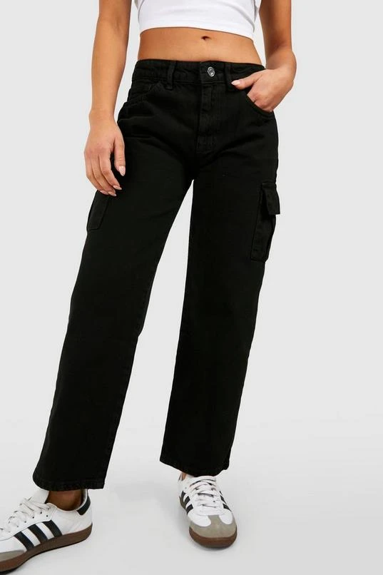 BOOHOO Petite Cargo Pocket Boyfriend Jeans 4 BOOHOO Petite Cargo Pocket Boyfriend Jeans - Image 4