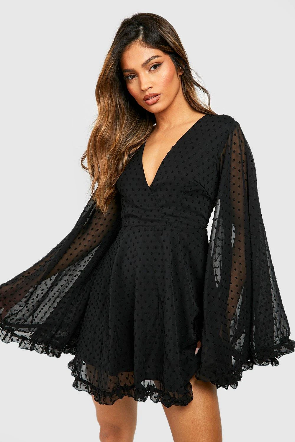 BOOHOO Dobby Chiffon Wide Sleeve Skater Dress 6 BOOHOO Dobby Chiffon Wide Sleeve Skater Dress - Image 6