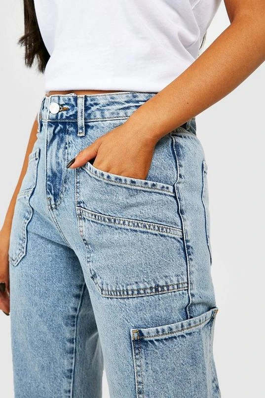 BOOHOO Petite Denim Light Wash Pocket Detail Cargo Jeans 4 BOOHOO Petite Denim Light Wash Pocket Detail Cargo Jeans - Image 4