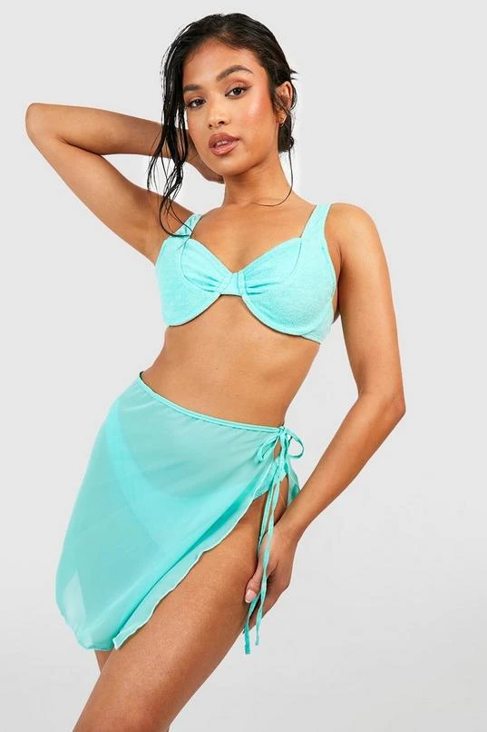 BOOHOO Petite Underwired Bikini And Sarong Set 1 BOOHOO Petite Underwired Bikini And Sarong Set