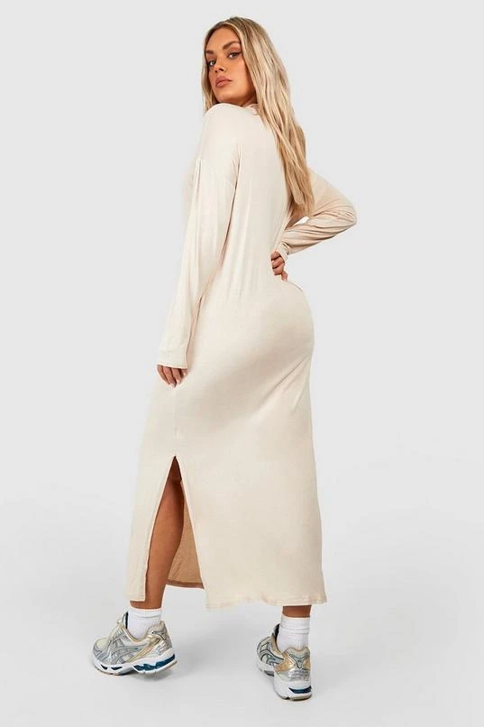 BOOHOO Plus Jersey Knit Half Zip Collar Midiaxi Dress 2 BOOHOO Plus Jersey Knit Half Zip Collar Midiaxi Dress - Image 2