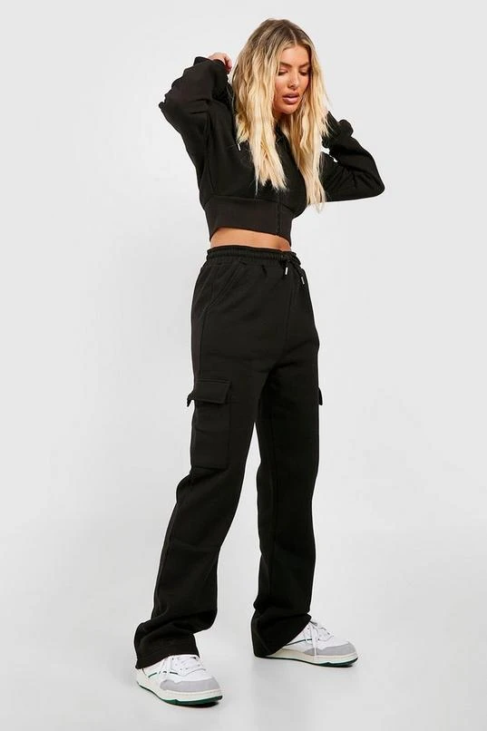BOOHOO Straight Leg Cargo Jogger 1 BOOHOO Straight Leg Cargo Jogger