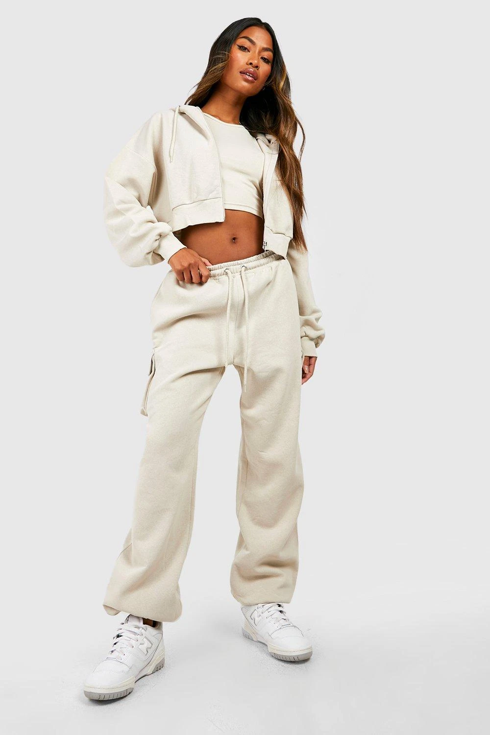 BOOHOO 3 Piece Cropped Zip Through Hooded Tracksuit 5 BOOHOO 3 Piece Cropped Zip Through Hooded Tracksuit - Image 5