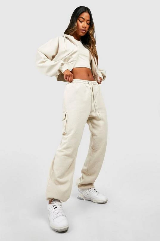 BOOHOO 3 Piece Cropped Zip Through Hooded Tracksuit 3 BOOHOO 3 Piece Cropped Zip Through Hooded Tracksuit - Image 3