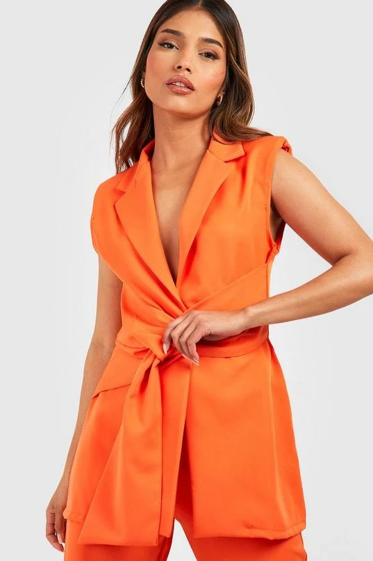 BOOHOO Sleeveless Belted Plunge Front Tailored Blazer 4 BOOHOO Sleeveless Belted Plunge Front Tailored Blazer - Image 4