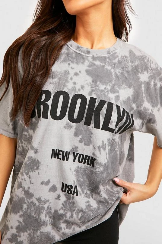 BOOHOO Brooklyn Tie Dye Oversized T-Shirt 4 BOOHOO Brooklyn Tie Dye Oversized T-Shirt - Image 4