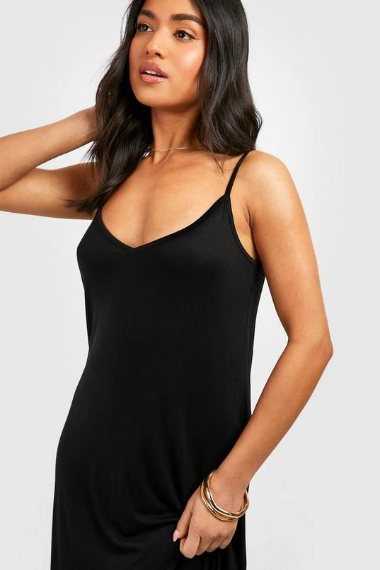 BOOHOO Petite V Neck Swing Maxi Dress 4 BOOHOO Petite V Neck Swing Maxi Dress - Image 4