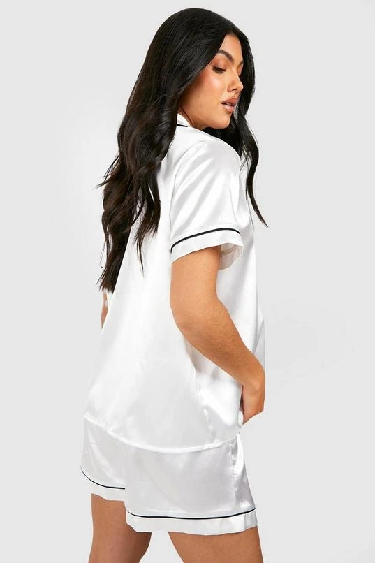 BOOHOO Maternity Satin Button Down Pj Short Set 2 BOOHOO Maternity Satin Button Down Pj Short Set - Image 2