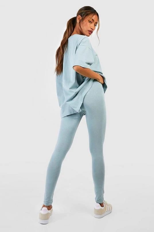 BOOHOO Oversized Graphic T-Shirt And Legging Set 2 BOOHOO Oversized Graphic T-Shirt And Legging Set - Image 2