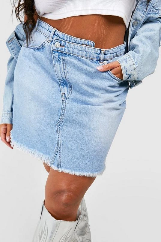 BOOHOO Plus Asymmetric Waistband Distressed Hem Mini Skirt 4 BOOHOO Plus Asymmetric Waistband Distressed Hem Mini Skirt - Image 4