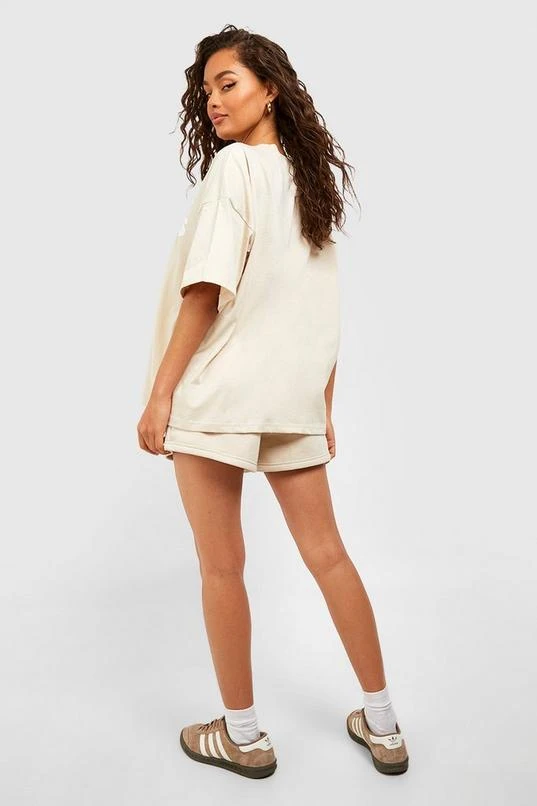 BOOHOO Wardrobe Essentials Graphic T-Shirt & Sweat Short Set 2 BOOHOO Wardrobe Essentials Graphic T-Shirt & Sweat Short Set - Image 2