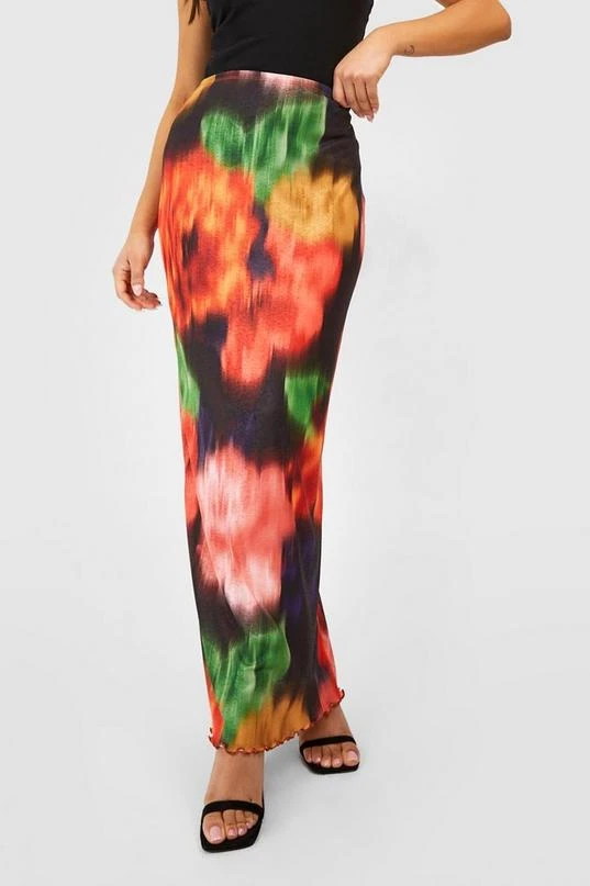 BOOHOO Petite Blurred Floral Print Onion Skin Maxi Skirt 4 BOOHOO Petite Blurred Floral Print Onion Skin Maxi Skirt - Image 4