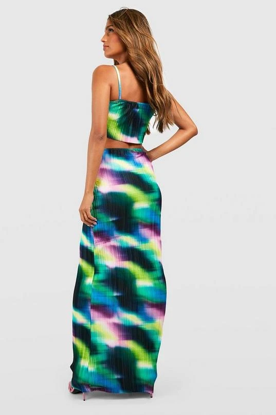 BOOHOO Abstract Plisse Square Neck Cami & Maxi Skirt 2 BOOHOO Abstract Plisse Square Neck Cami & Maxi Skirt - Image 2