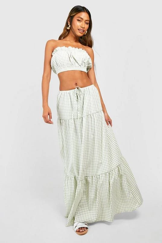 BOOHOO Seersucker Gingham Ruffle Bandeau & Maxi Skirt 3 BOOHOO Seersucker Gingham Ruffle Bandeau & Maxi Skirt - Image 3