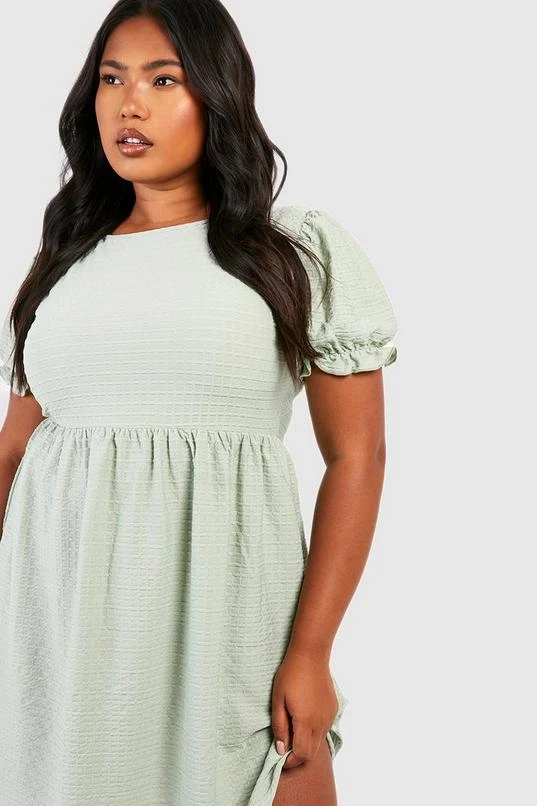 BOOHOO Plus Textured Tie Back Tiered Smock Dress 4 BOOHOO Plus Textured Tie Back Tiered Smock Dress - Image 4